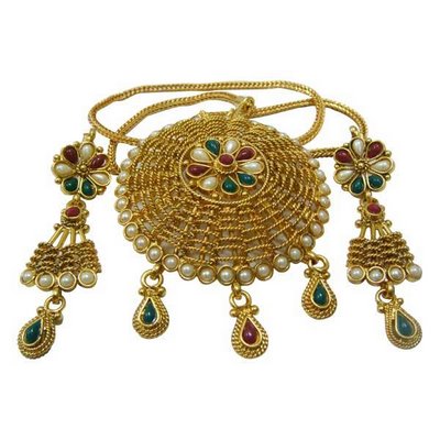 Gold plated kundan jewellery for party wear 