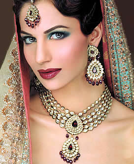 Pakistani fashion of kundan jewellery 