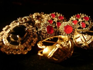 Jewellery at gems and jewels by Fatima Tahir 0101 300x225 