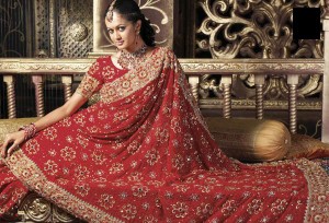 red bridal sarhi design 300x204 