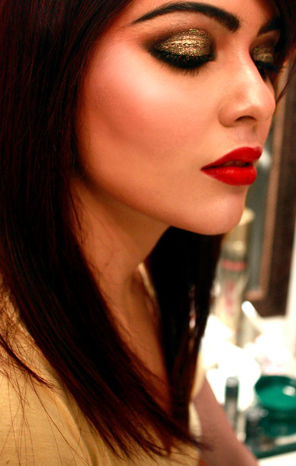 Divine Makeup by Anam Falak 003 style.pk  