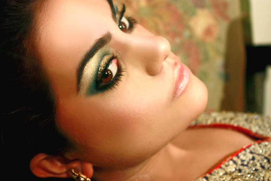 Divine Makeup by Anam Falak 004 style.pk  