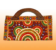 The latest trends in handbags for summers 2011 006 style.pk  