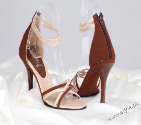 http://style.pk/wp-content/uploads/2011/09/Latest-Ladies-Shoes-Collection-by-Stylo-style.pk-001.jpg