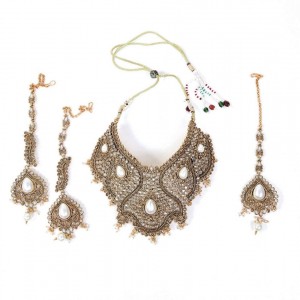 Antique Bridal Jewellery Collection By Maria B 2011 2 style.pk  300x300 