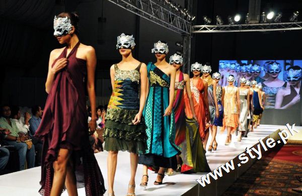 Top Designers Collection at Karachi Fashion Week 2011 Day 1 stylepk 007
