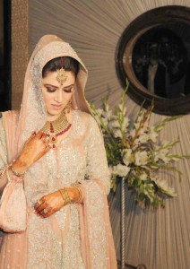 beautiful bridal dresses by sana safinaz style.pk 008 212x300 wedding wear designer sana safinaz 