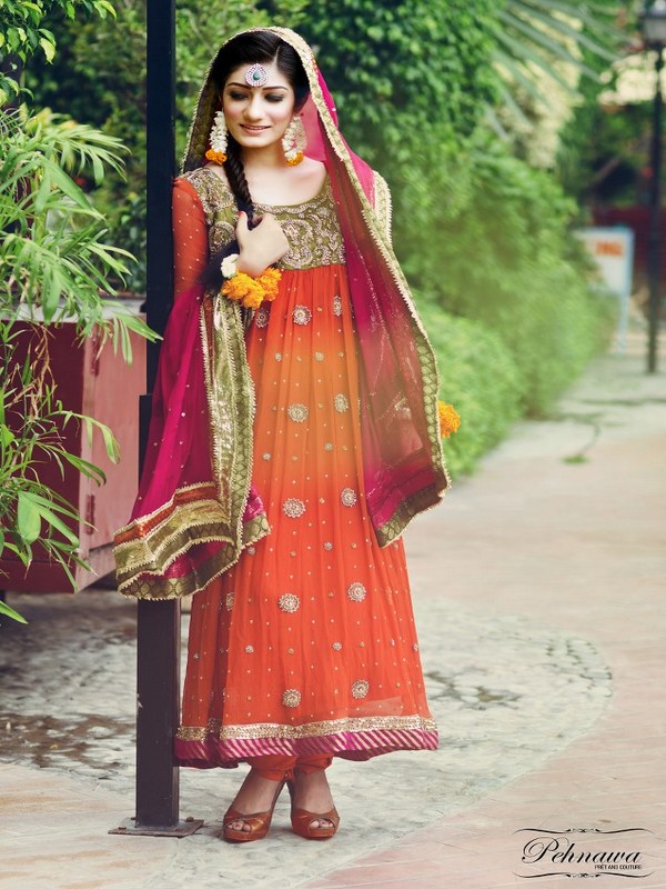 Fashion Of Mehndi Dresses 2013 For Girls 001 wedding wear stylish dresses local designer clothes for women 