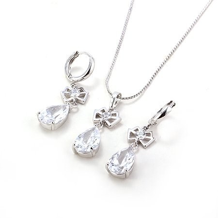 Popularity of White Gold Necklace For Women