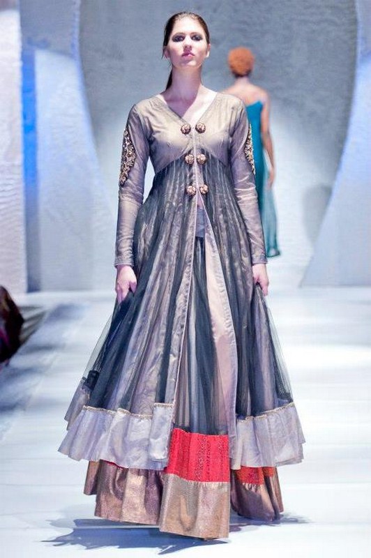 Latest And Exclusive Falak Naz Collection 2012 In FPW 002