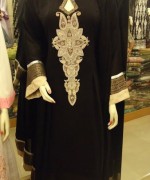 Pakistani Black And White Dress Designs For Girls