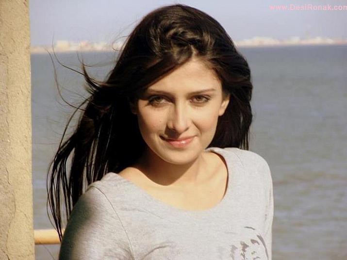 Pictures of Ayeza Khan