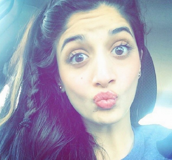 Pakistani Celebrities Who Made The Worst Duck Faces