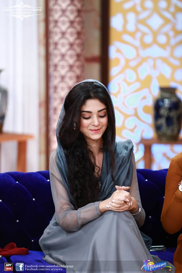 Pictures of Beautiful Sisters Sarah Khan and Noor Khan (5)