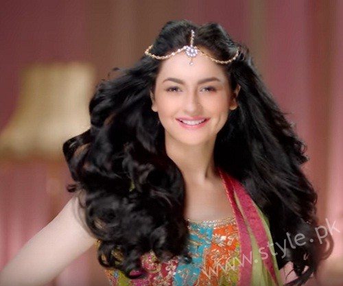 Hania Aamir Tells How To Style Your Hair This Wedding 