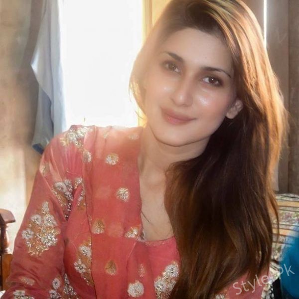 600px x 600px - Old Pictures Of Beautiful Kubra Khan | Free Download Nude Photo ...