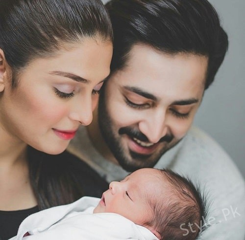 Ayeza Khan Adorable Family Photoshoot