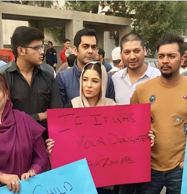 Pakistani Celebrities Protest On The Roads For Zainab