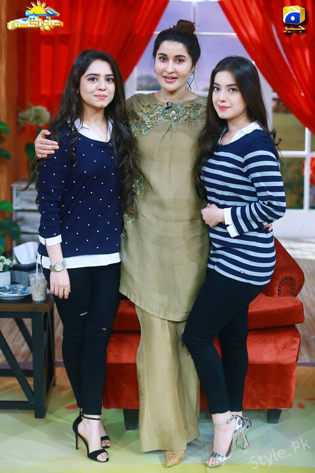 Arisha Razi and Sara Razi in Geo Subha Pakistan (8)