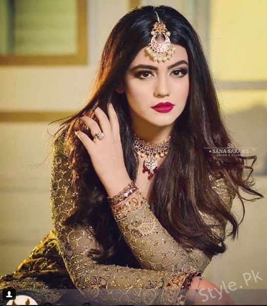 Zara Noor Abbas looks hot in her latest shoot