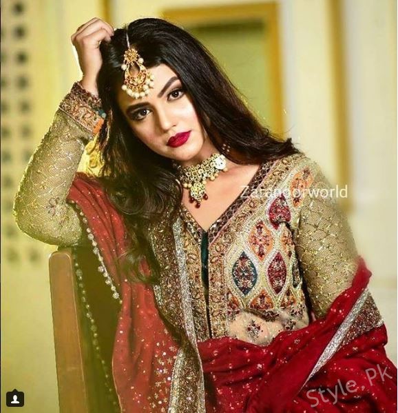 Zara Noor Abbas looks hot in her latest shoot (5)