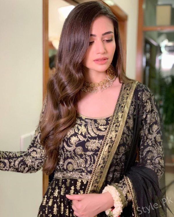 Check out Latest Pictures of Beautiful & Gorgeous Sana Javed - Style.Pk