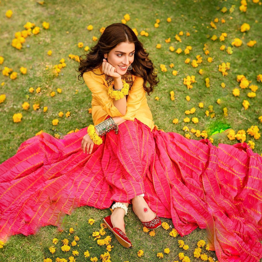 Ayeza Khan Latest Casual Dresses PhotoShoot - Style.Pk